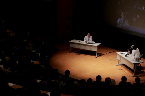 �T�C�G���X�A�S���E���H�C�j�b�`�̉Ȋw���X�e�[�W